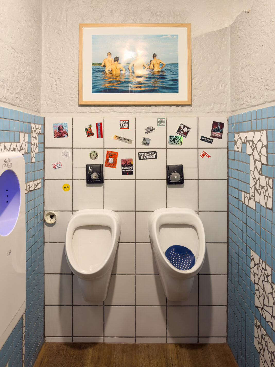 Foto: Das nicht wirklich zugeklebte Klo im Goldmund